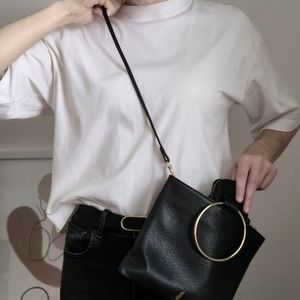 Thacker Black Leather Crossbody (Le-Pouch Black)